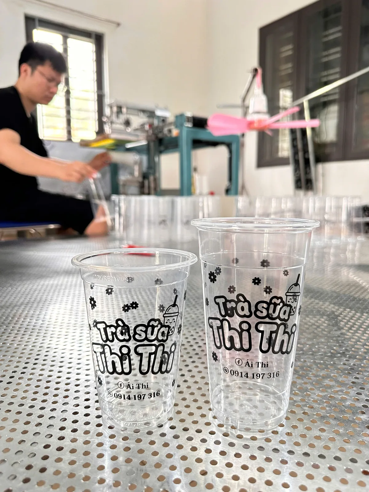 Mẫu cốc nhựa in logo thực tế tại xưởng In Hương Lan