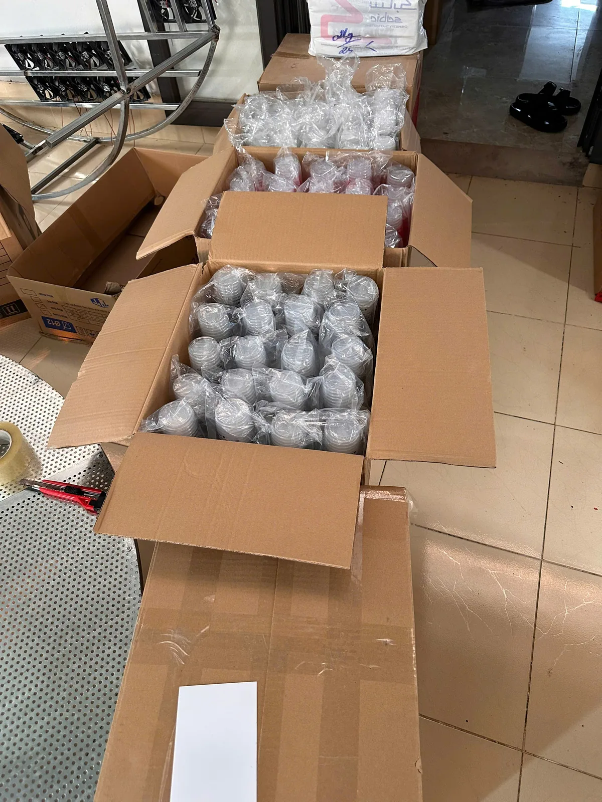 Mẫu cốc nhựa in logo thực tế tại xưởng In Hương Lan