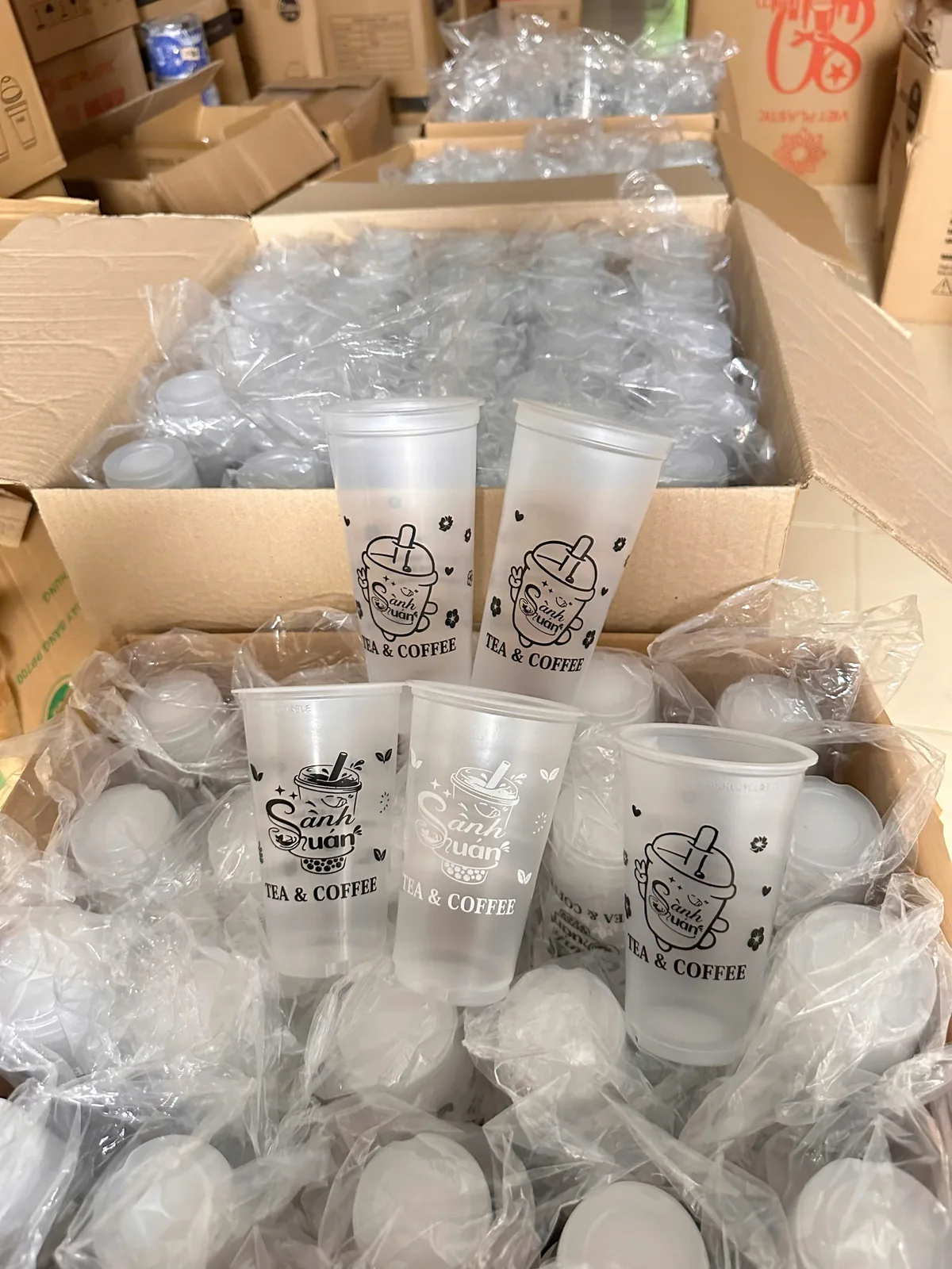 Mẫu cốc nhựa in logo thực tế tại xưởng In Hương Lan
