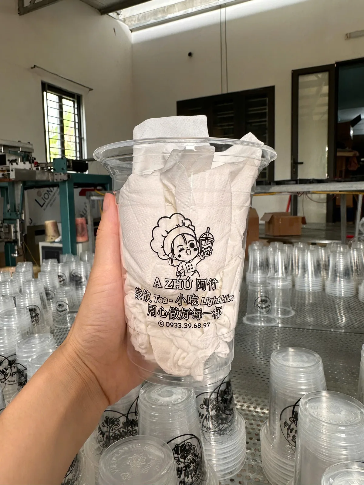 Mẫu cốc nhựa in logo thực tế tại xưởng In Hương Lan